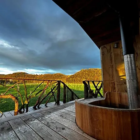 Ferienhaus Intimate Retreat: Exclusive Rental For A Romantic Getaway In Durbuy, Belgium *
